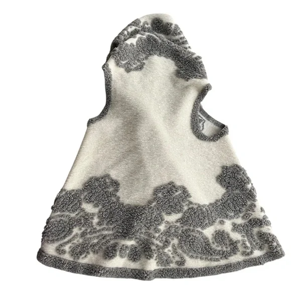 See and Be Seen OS Cream Gray Paisley, Sherpa, Drape Collar, Open Lagenlook Vest - Picture 2 of 16